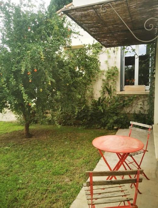 Maison Avec Piscine Dans Village Provencal. Courthézon Buitenkant foto
